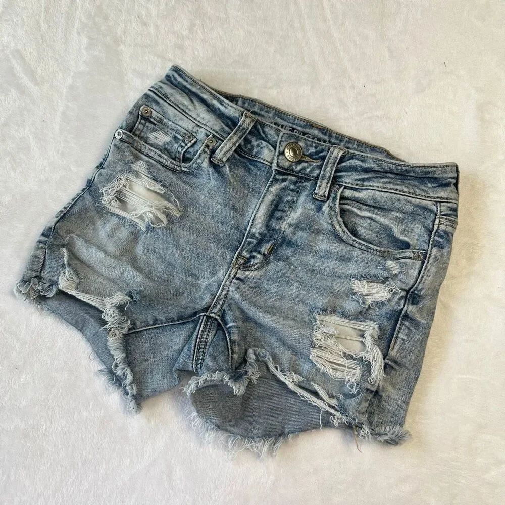 American Eagle Light Wash Distressed Midi Shorts 2 women